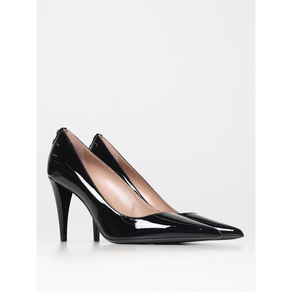 VALENTINO GARAVANI Valentino Garavani Rockstud pumps in patent leather